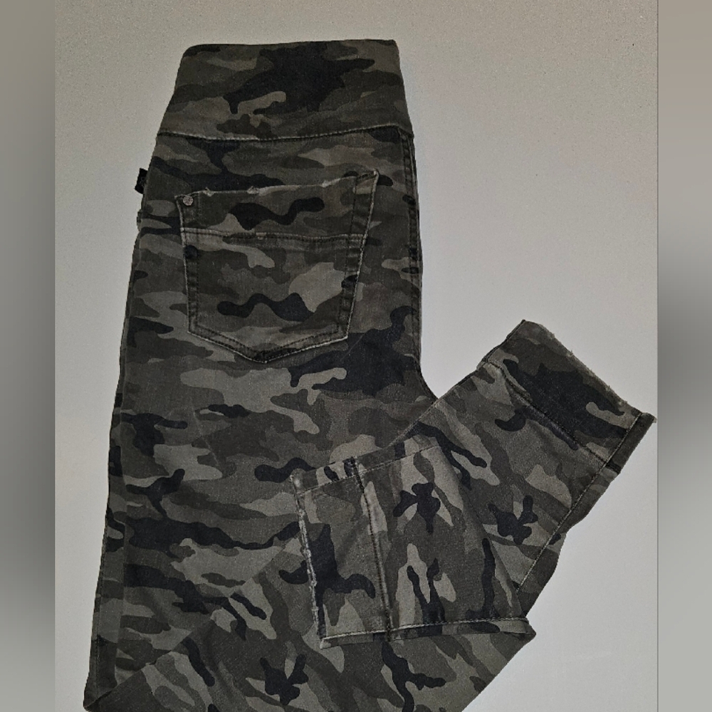 Rock & Republic Camouflage Women Jeans